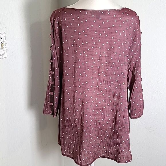 Fred David Wine Color Blouse, White Polka-dots, Cut-outs on Sleeves, Size 1X - Picture 5 of 8